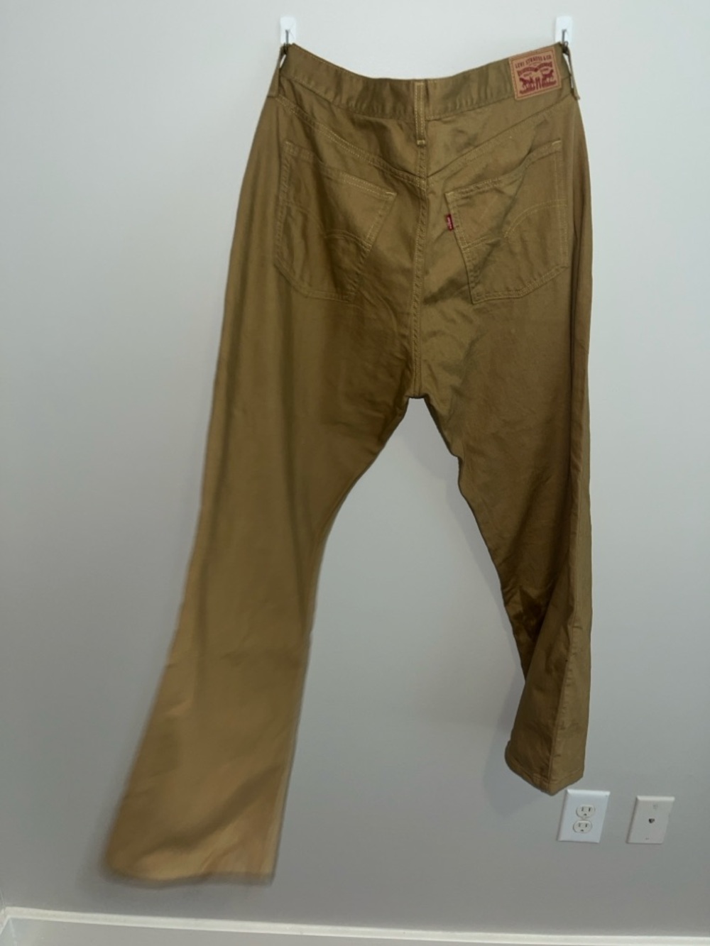 Levi's Men's Brown Relaxed Fit Jeans - Workwear Style - Picture 5 of 7